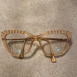 Women’s Fashion Frames